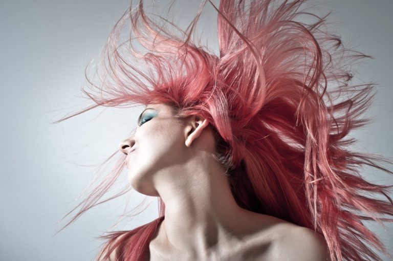 pink-hair-1450045_1280