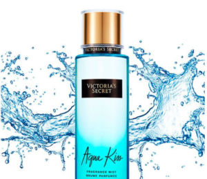 Loção corporal aqua kiss victoria secret´s com água ao fundo